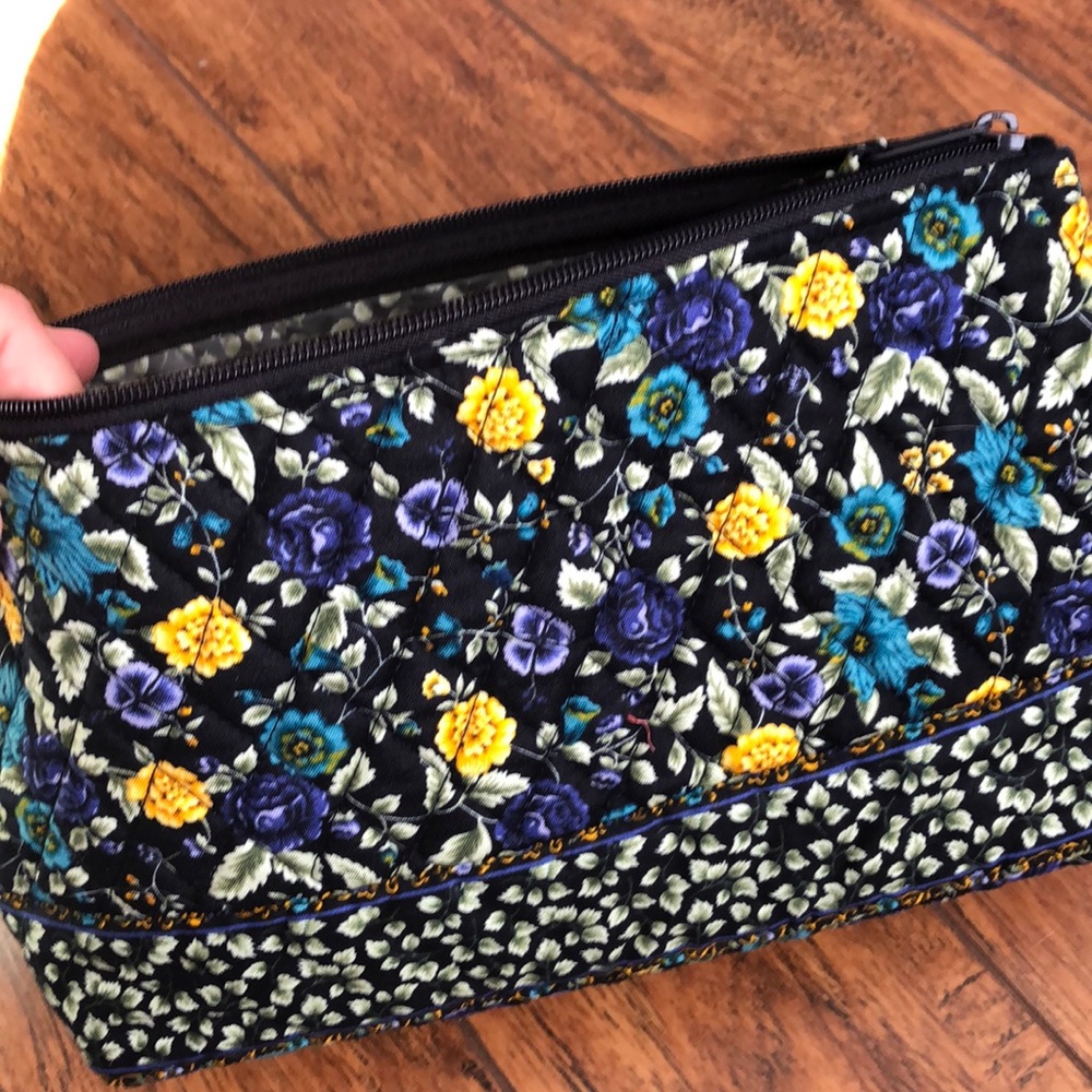 Elizabeth Austen makeup bag!